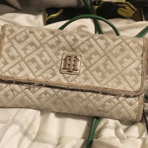 Silver Tommy hilfiger wallet - Picture 1 of 3